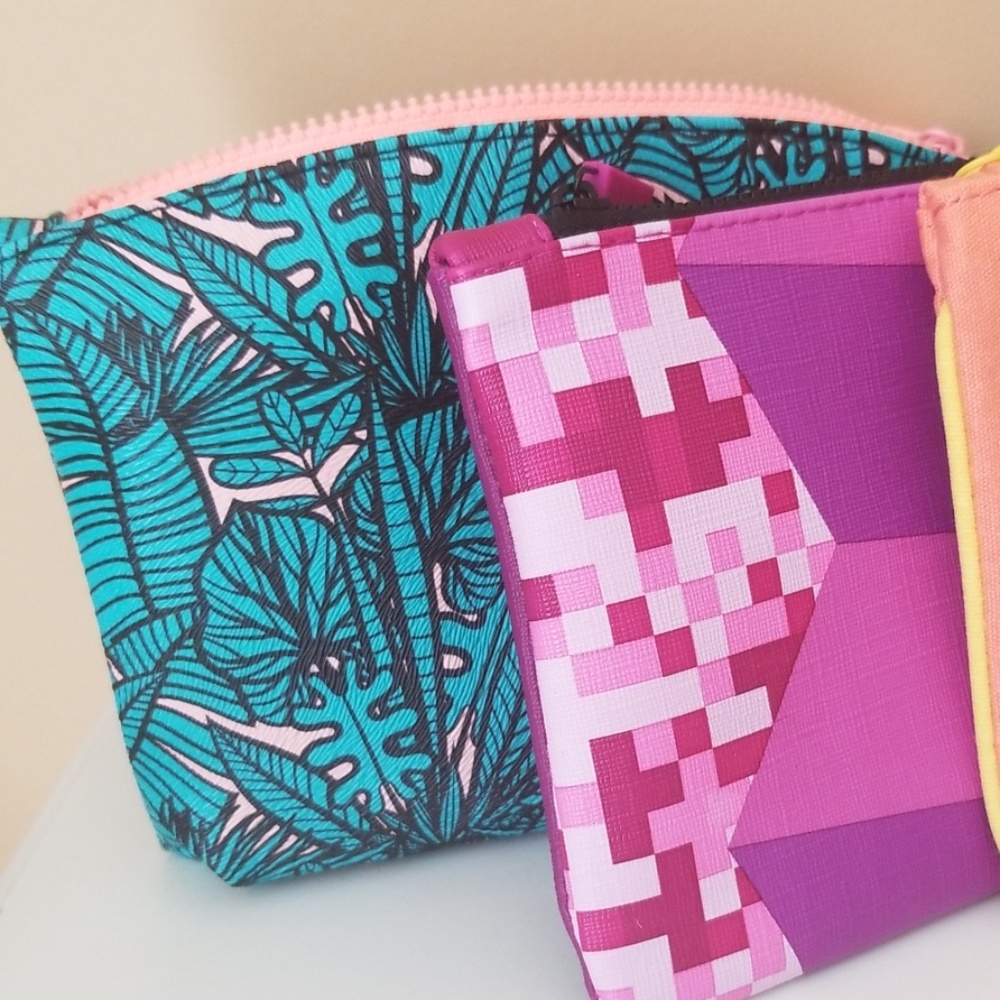 Ipsy Beautiful makeup bags - Picture 2 of 5